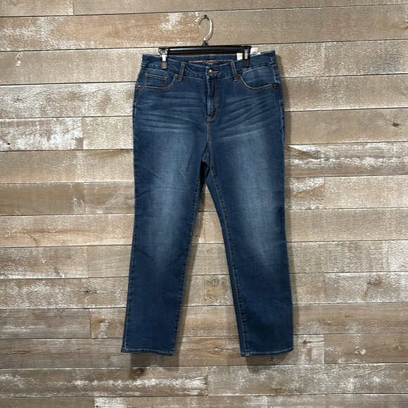 Chico’s So Slimming girlfriend slim leg Jean with Tummy Control size 10 - Picture 1 of 10